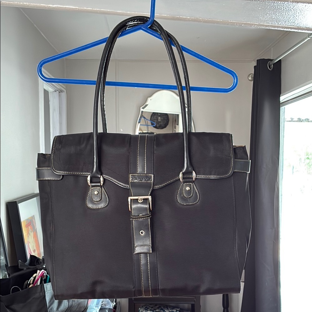 Targus Black Laptop Bag Professional Structured Design